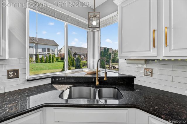 6827 Blackwell, Shelby Charter Township, MI 48317