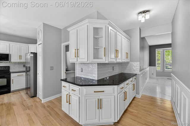 6827 Blackwell, Shelby Charter Township, MI 48317