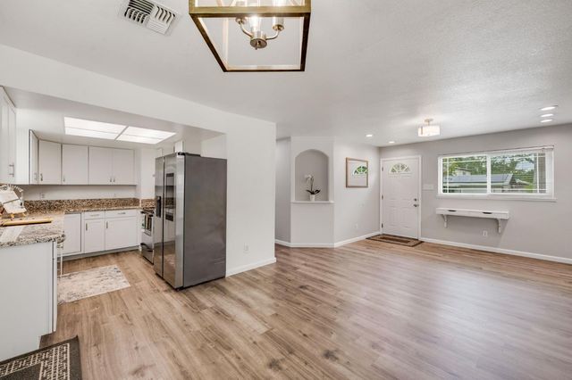 7128 Parish Way, Citrus Heights, CA 95621