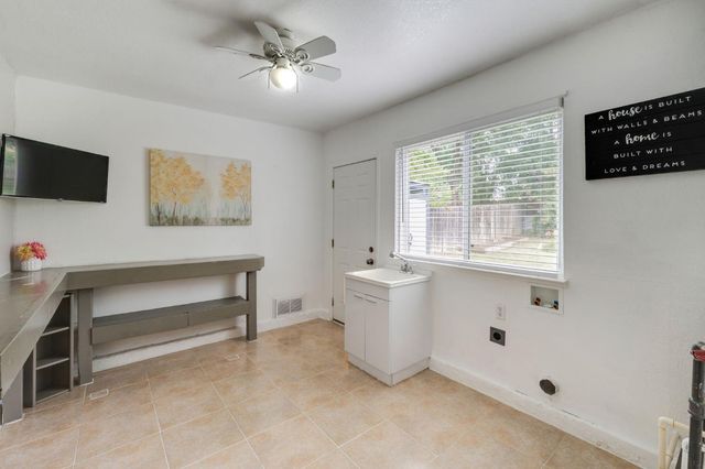 7128 Parish Way, Citrus Heights, CA 95621
