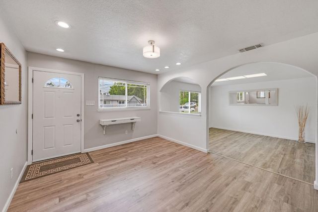 7128 Parish Way, Citrus Heights, CA 95621