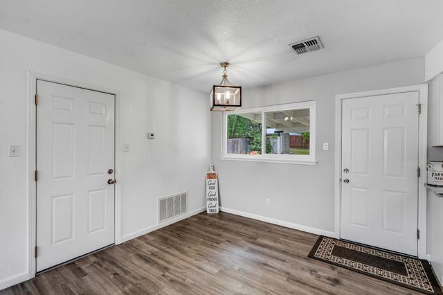 7128 Parish Way, Citrus Heights, CA 95621
