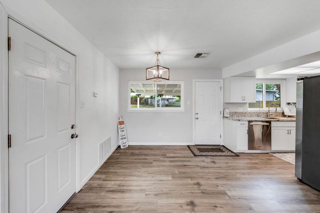 7128 Parish Way, Citrus Heights, CA 95621
