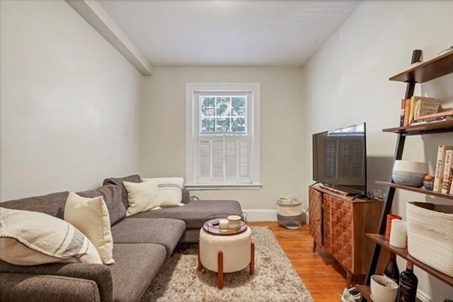 130 Myrtle St 1F, Boston, MA 02114