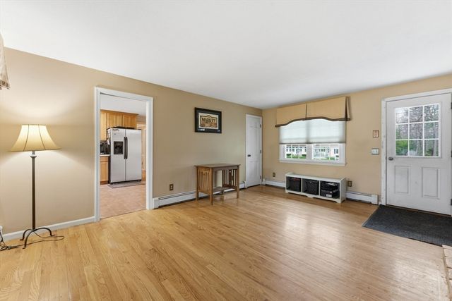 24 Deerfoot Dr, East Longmeadow, MA 01028
