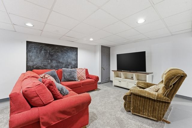 24 Deerfoot Dr, East Longmeadow, MA 01028
