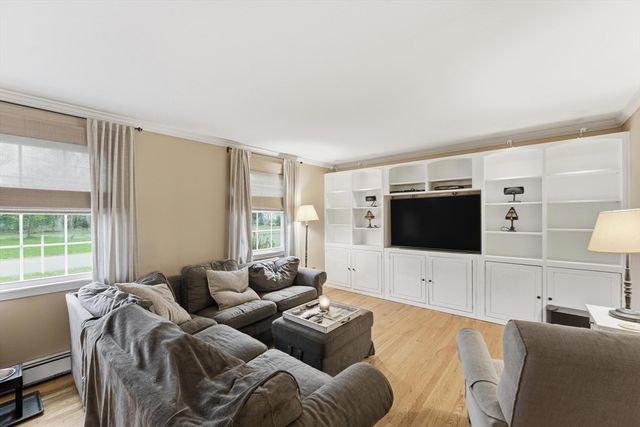 24 Deerfoot Dr, East Longmeadow, MA 01028