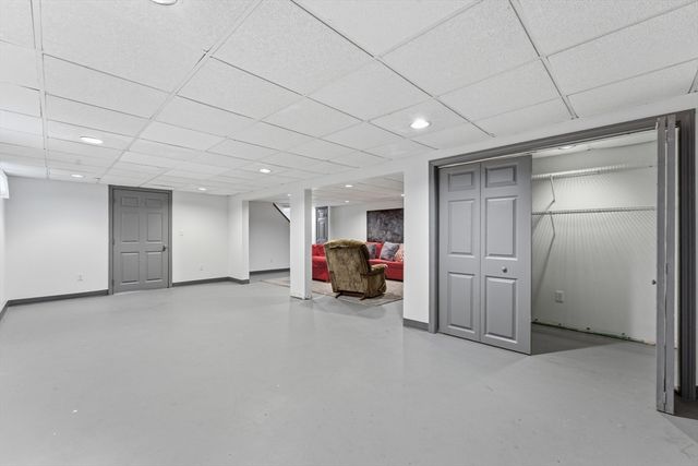 24 Deerfoot Dr, East Longmeadow, MA 01028