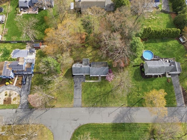 24 Deerfoot Dr, East Longmeadow, MA 01028
