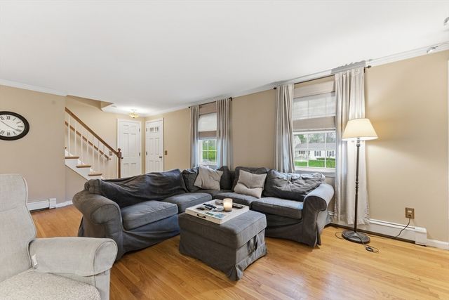 24 Deerfoot Dr, East Longmeadow, MA 01028