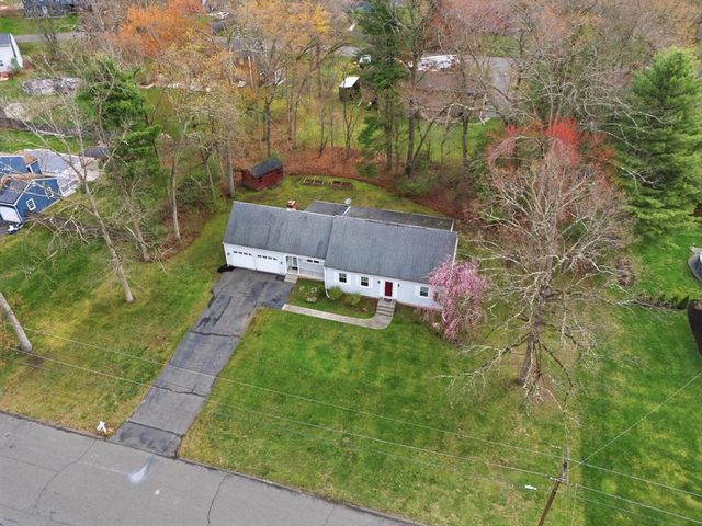 24 Deerfoot Dr, East Longmeadow, MA 01028