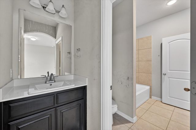 1906 Gristmill Drive, Mansfield, TX 76063