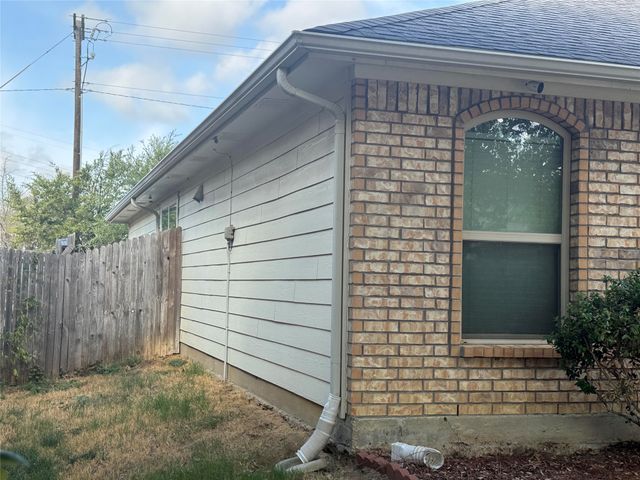 1879 Sea Gull Drive, Dallas, TX 75051