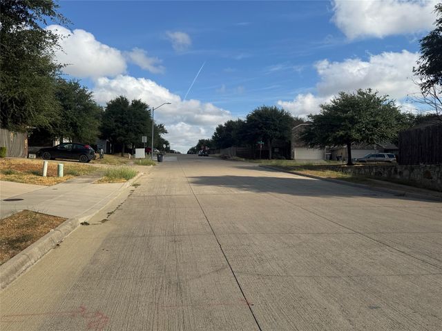 1879 Sea Gull Drive, Dallas, TX 75051