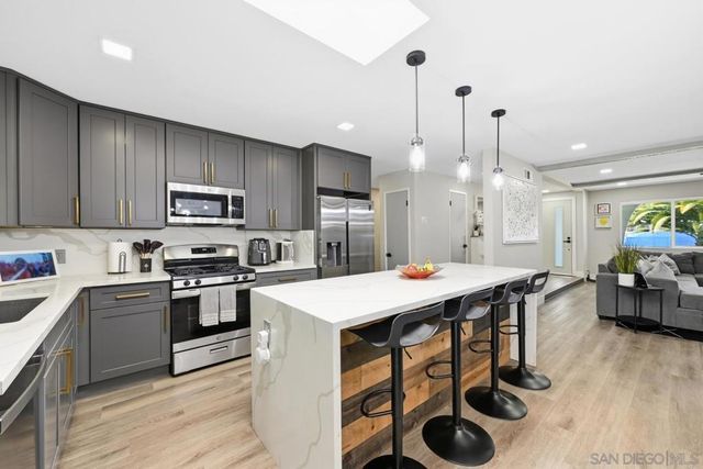 1223 Rock Springs Rd., San Marcos, CA 92069
