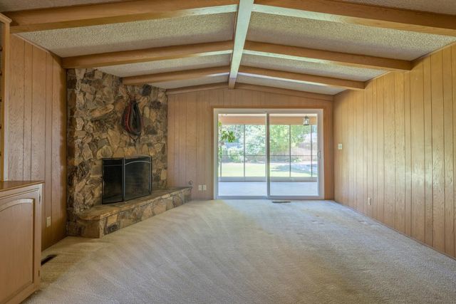 645 W Celeste Avenue, Fresno, CA 93704