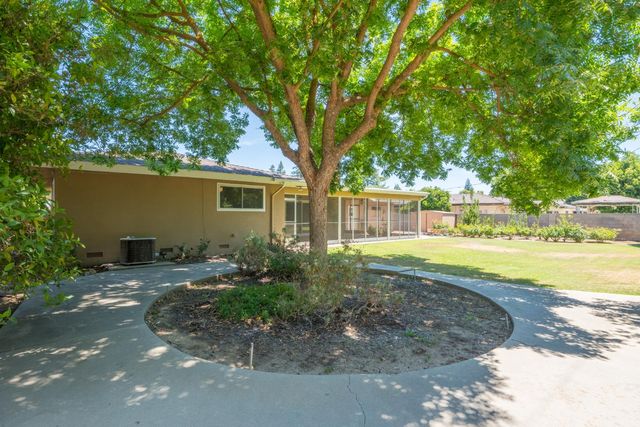 645 W Celeste Avenue, Fresno, CA 93704
