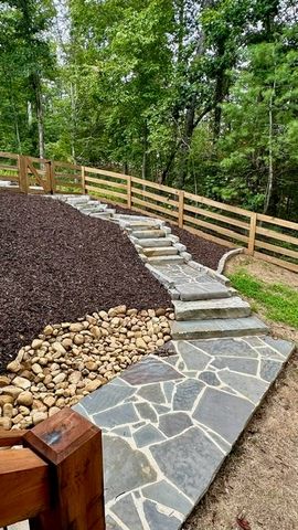 522 Lees Ride, Mccaysville, GA 30555