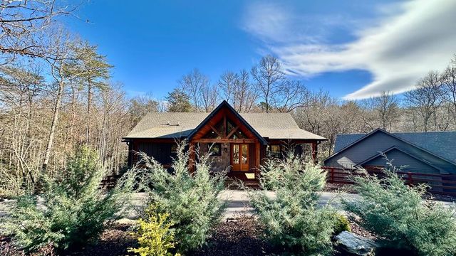 522 Lees Ride, Mccaysville, GA 30555