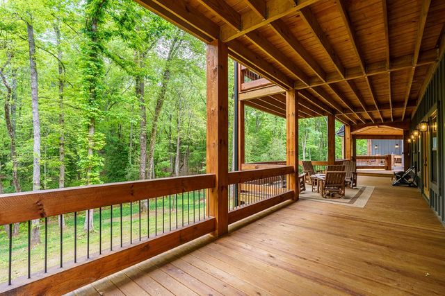 522 Lees Ride, Mccaysville, GA 30555