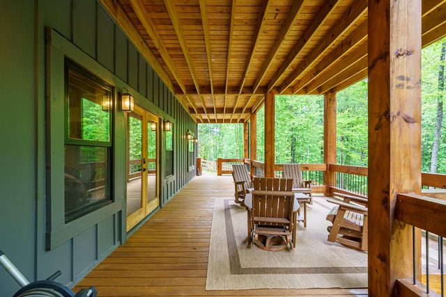 522 Lees Ride, Mccaysville, GA 30555
