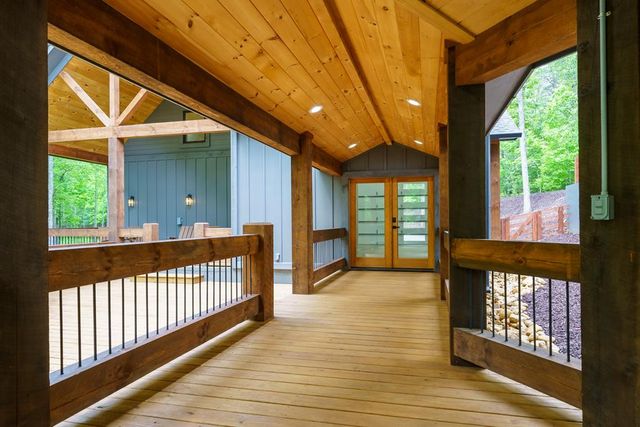 522 Lees Ride, Mccaysville, GA 30555