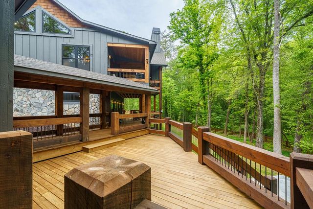 522 Lees Ride, Mccaysville, GA 30555