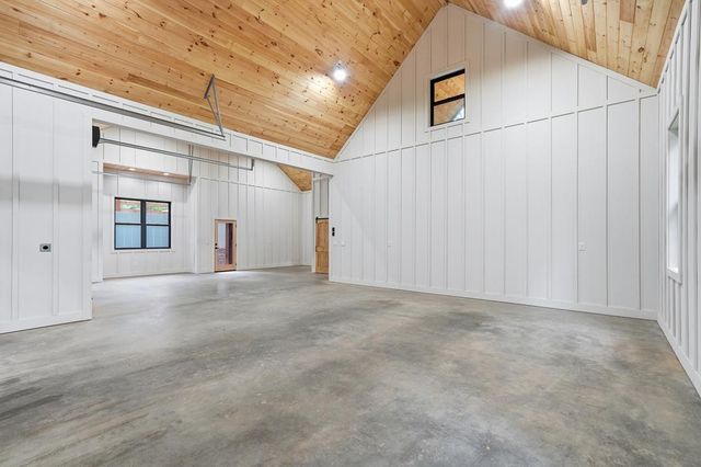 522 Lees Ride, Mccaysville, GA 30555