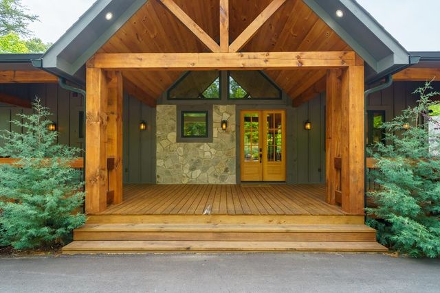 522 Lees Ride, Mccaysville, GA 30555