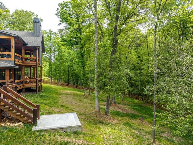 522 Lees Ride, Mccaysville, GA 30555