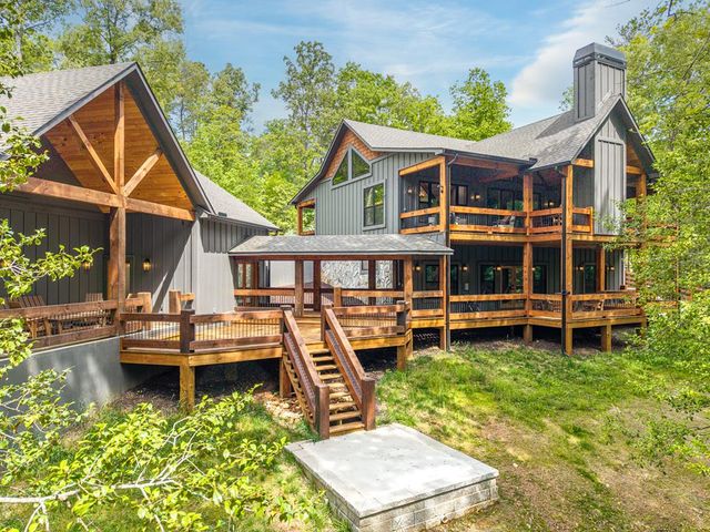 522 Lees Ride, Mccaysville, GA 30555