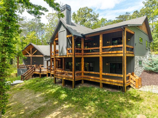 522 Lees Ride, Mccaysville, GA 30555