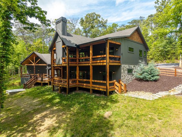 522 Lees Ride, Mccaysville, GA 30555