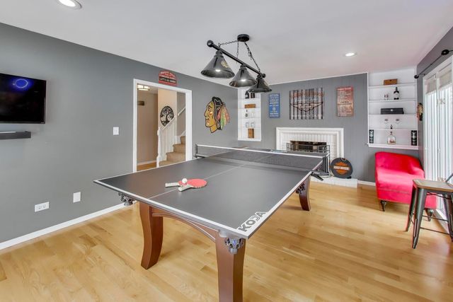 1605 Burning Trail, Wheaton, IL 60189