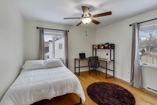 1605 Burning Trail, Wheaton, IL 60189