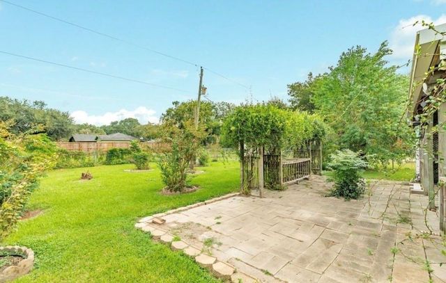 429 E Kiber Street, Angleton, TX 77515