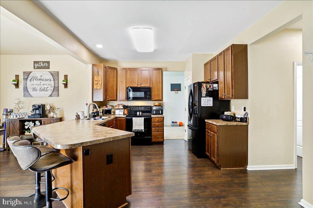 Image 11 of property listing at 13319 JOHN MARTIN DR, Williamsport, MD 21795