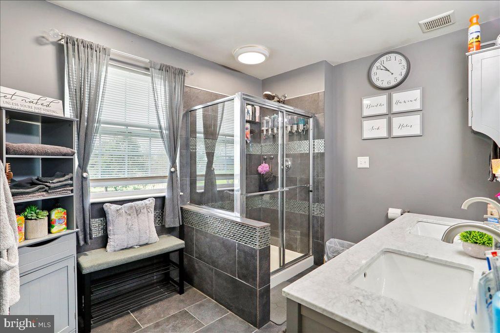 Image 23 of property listing at 13319 JOHN MARTIN DR, Williamsport, MD 21795