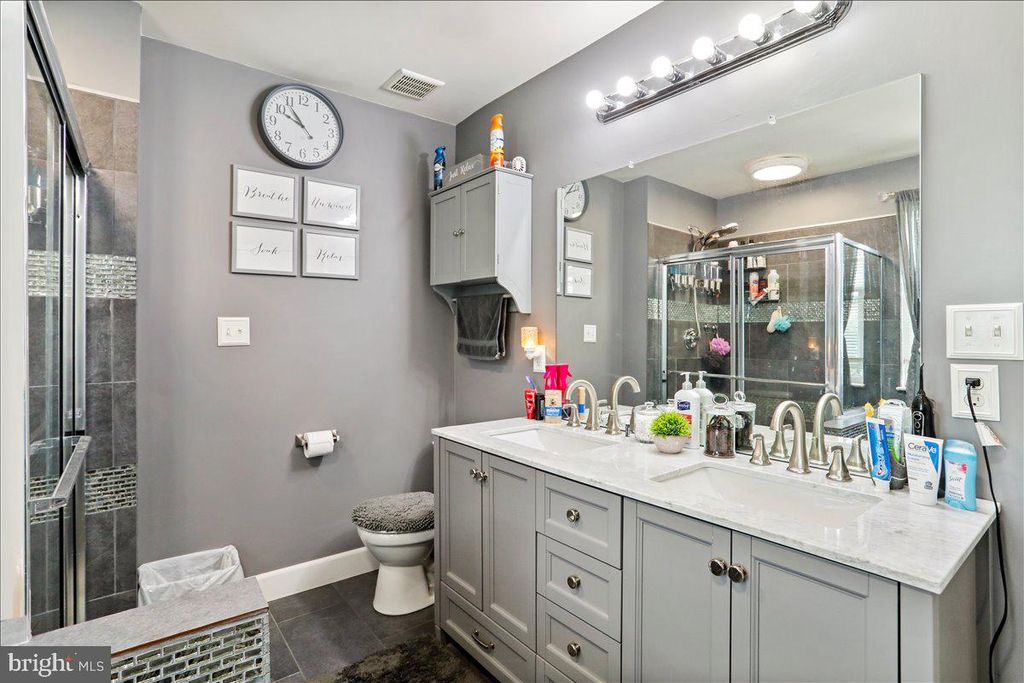 Image 24 of property listing at 13319 JOHN MARTIN DR, Williamsport, MD 21795