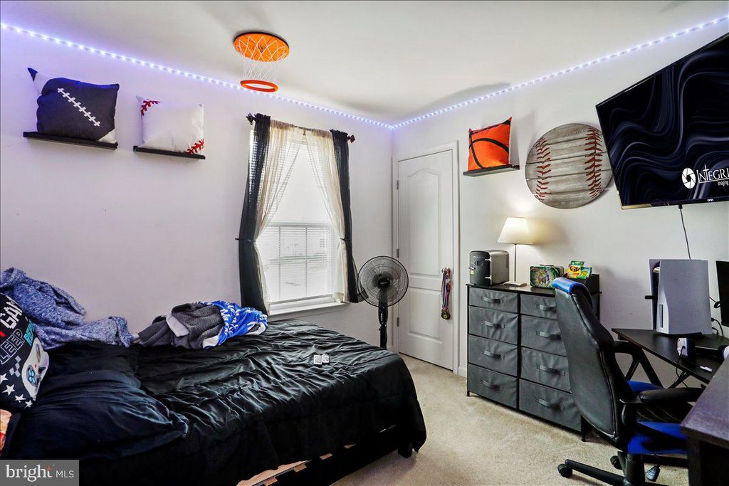 Image 30 of property listing at 13319 JOHN MARTIN DR, Williamsport, MD 21795