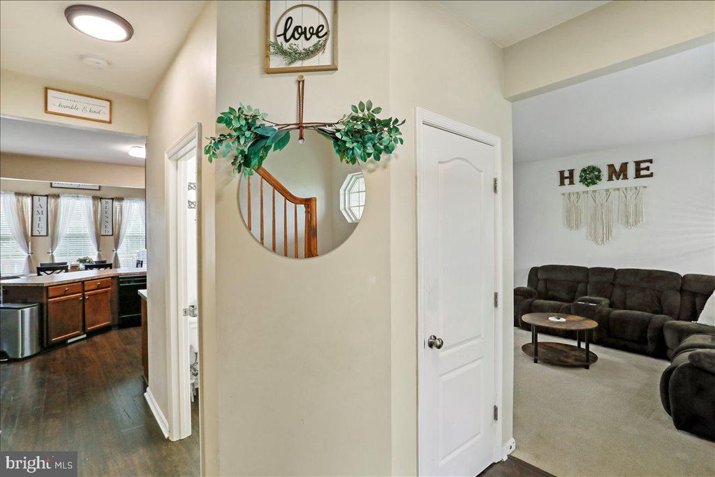 Image 5 of property listing at 13319 JOHN MARTIN DR, Williamsport, MD 21795