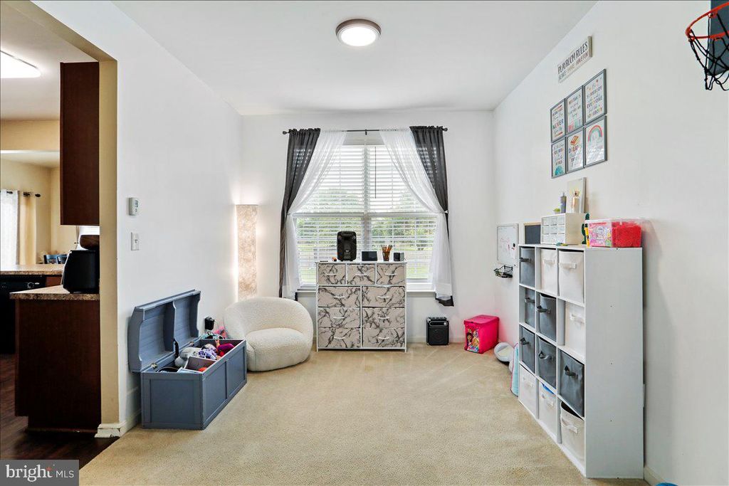 Image 8 of property listing at 13319 JOHN MARTIN DR, Williamsport, MD 21795