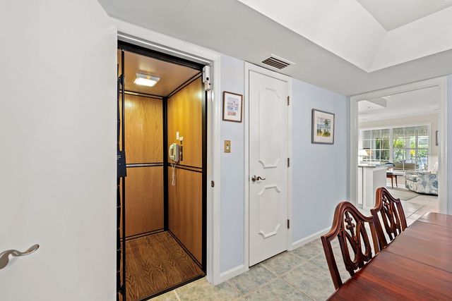2731 Ocean Drive 16A, Vero Beach, FL 32963