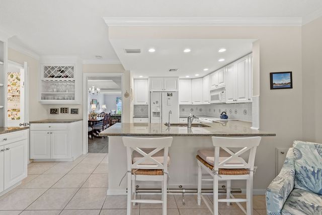 2731 Ocean Drive 16A, Vero Beach, FL 32963