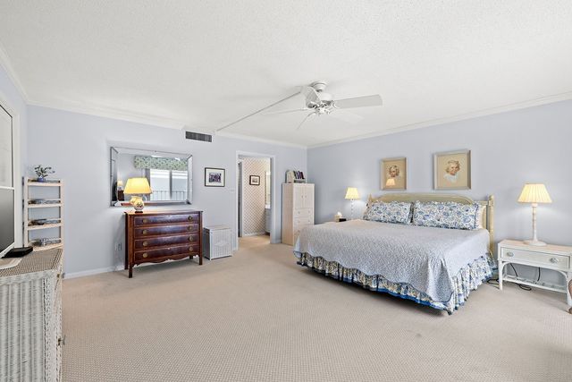 2731 Ocean Drive 16A, Vero Beach, FL 32963