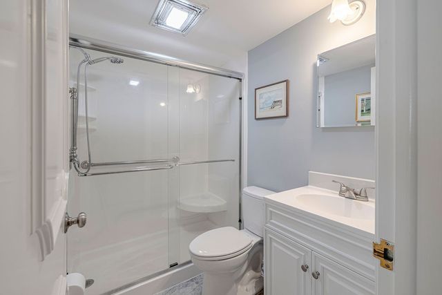 2731 Ocean Drive 16A, Vero Beach, FL 32963