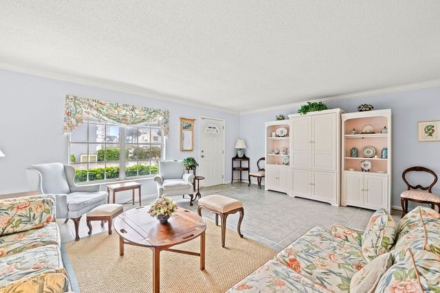 2731 Ocean Drive 16A, Vero Beach, FL 32963