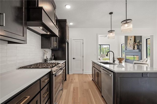 9595 Jupiter Street, Lenexa, KS 66219