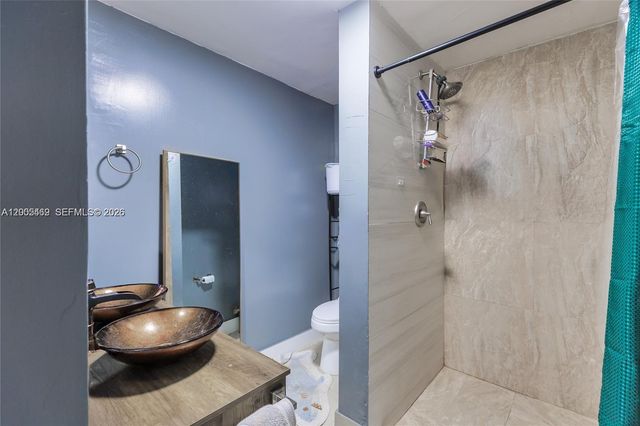 14601 NW 10th Ave 2, Miami, FL 33168