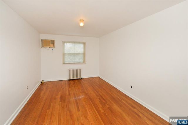 50 S 1st Street 3A, Bergenfield, NJ 07621